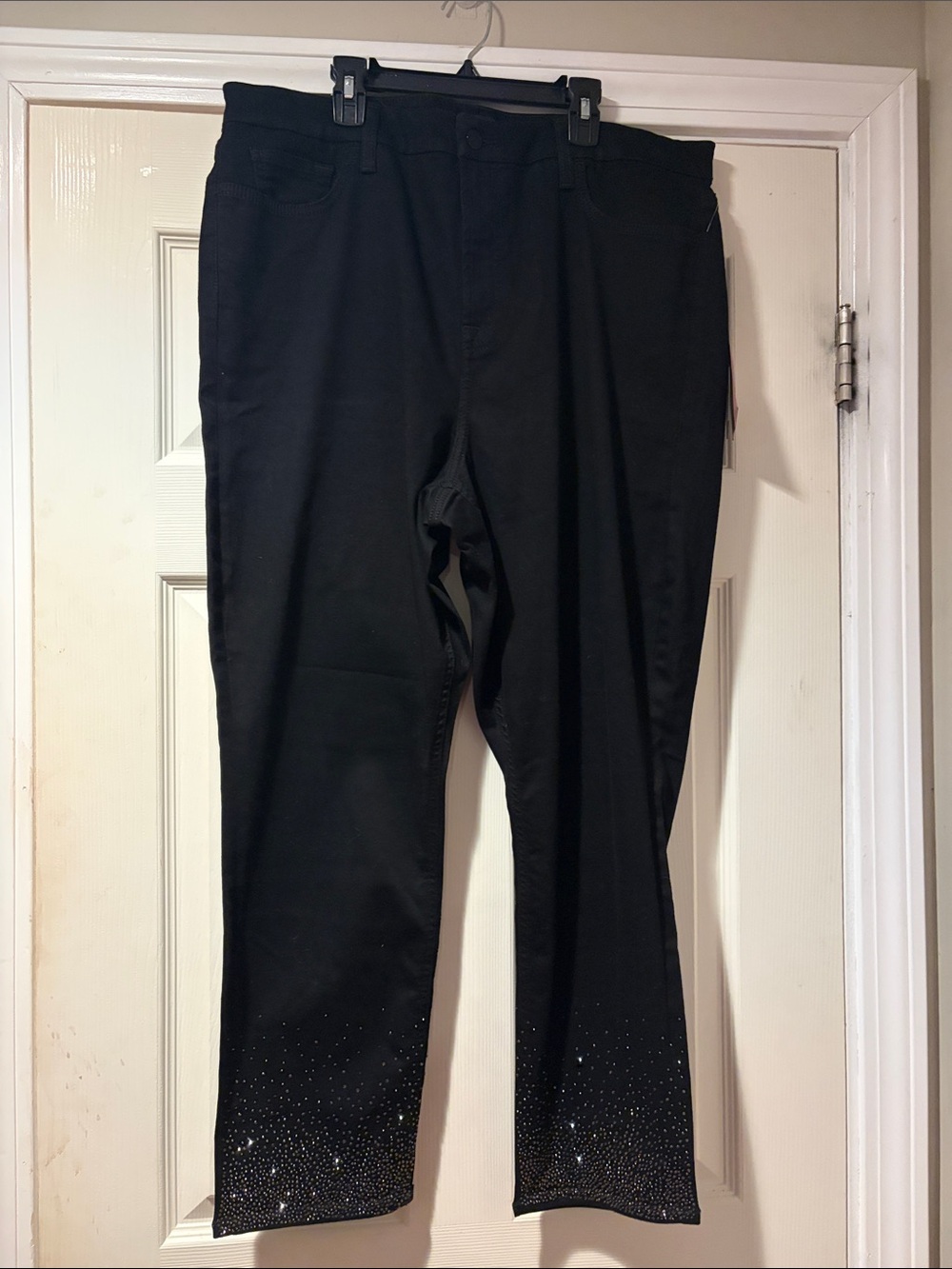 Women’s Straight Leg Jeans in Black with Rhinestones 18